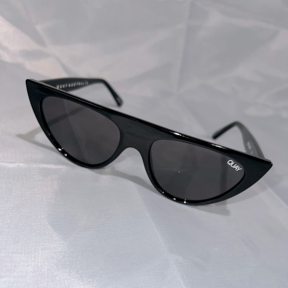 Quay Australia Black Modern Cat-Eye Sunglasses (Run Away)